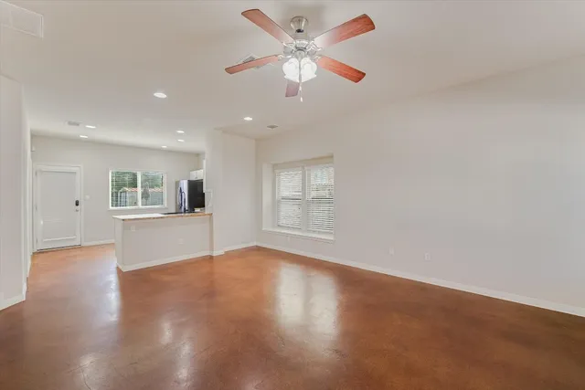 $1,650 | 4609 Esper Lane, Unit 323, Austin, TX 78725