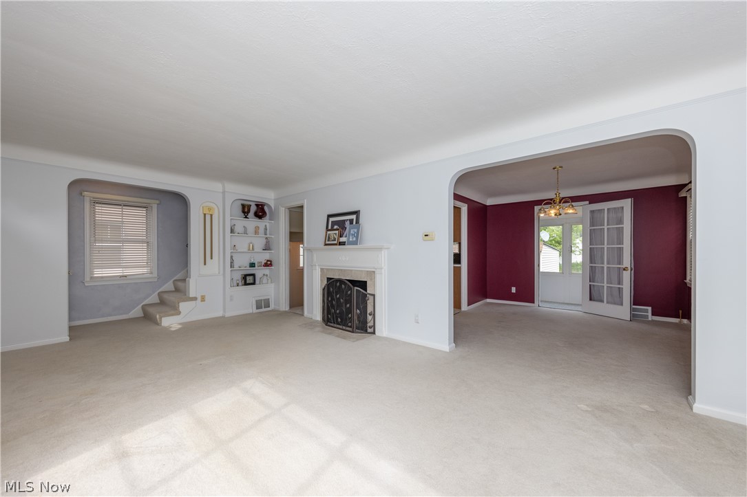 1239 Winston Road Cleveland, OH 44121 - Photo 5 of 34