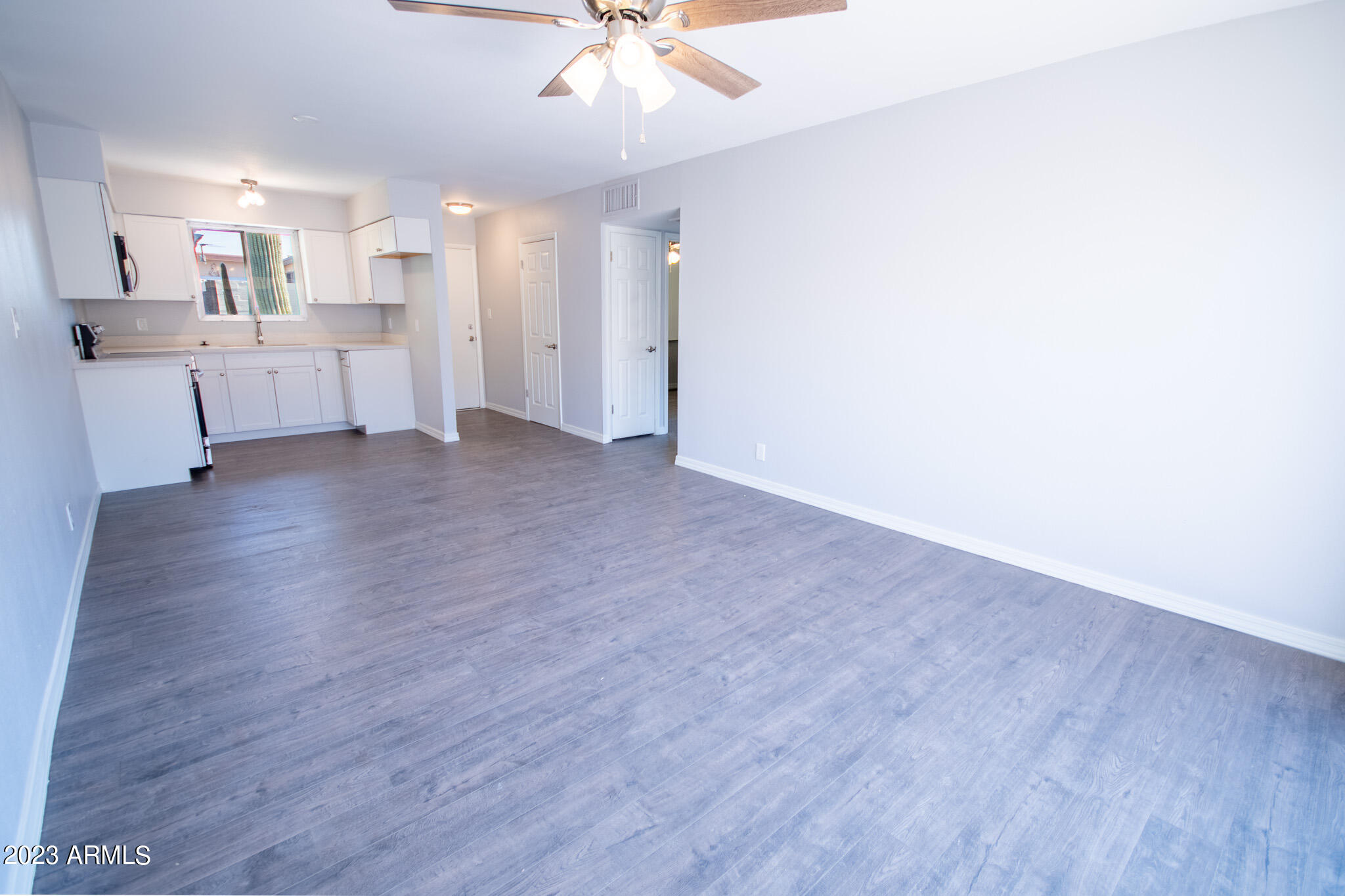6721 East McDowell Road, Unit D306 Scottsdale, AZ 85257 - Photo 4 of 11 Living Room