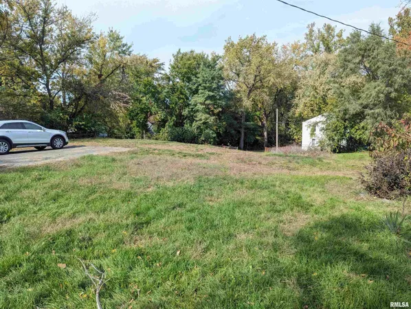 $8,800 | 593 Roosevelt Street, Creve Coeur, IL 61610