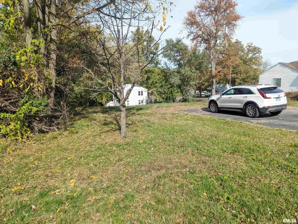 $8,800 | 593 Roosevelt Street, Creve Coeur, IL 61610