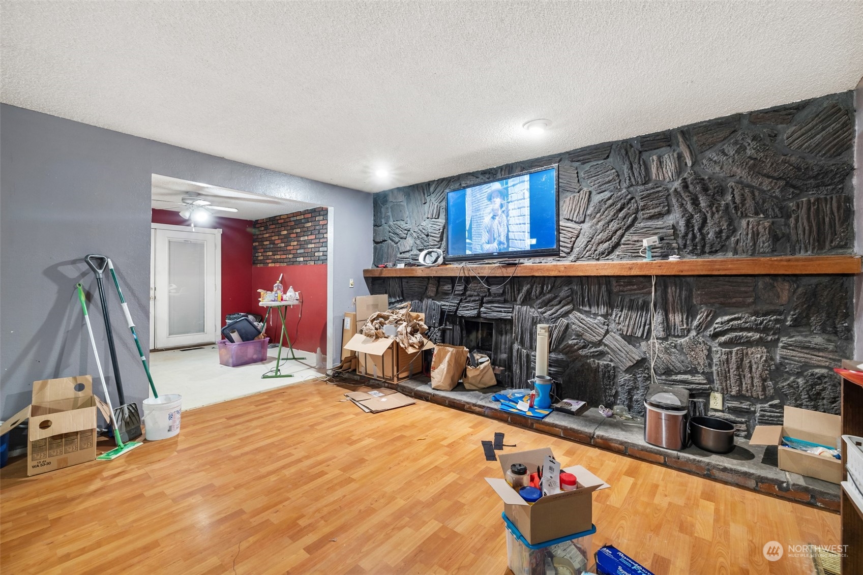 207105 East Finley Road Kennewick, WA 99337 - Photo 13 of 15 a room with gym equipment