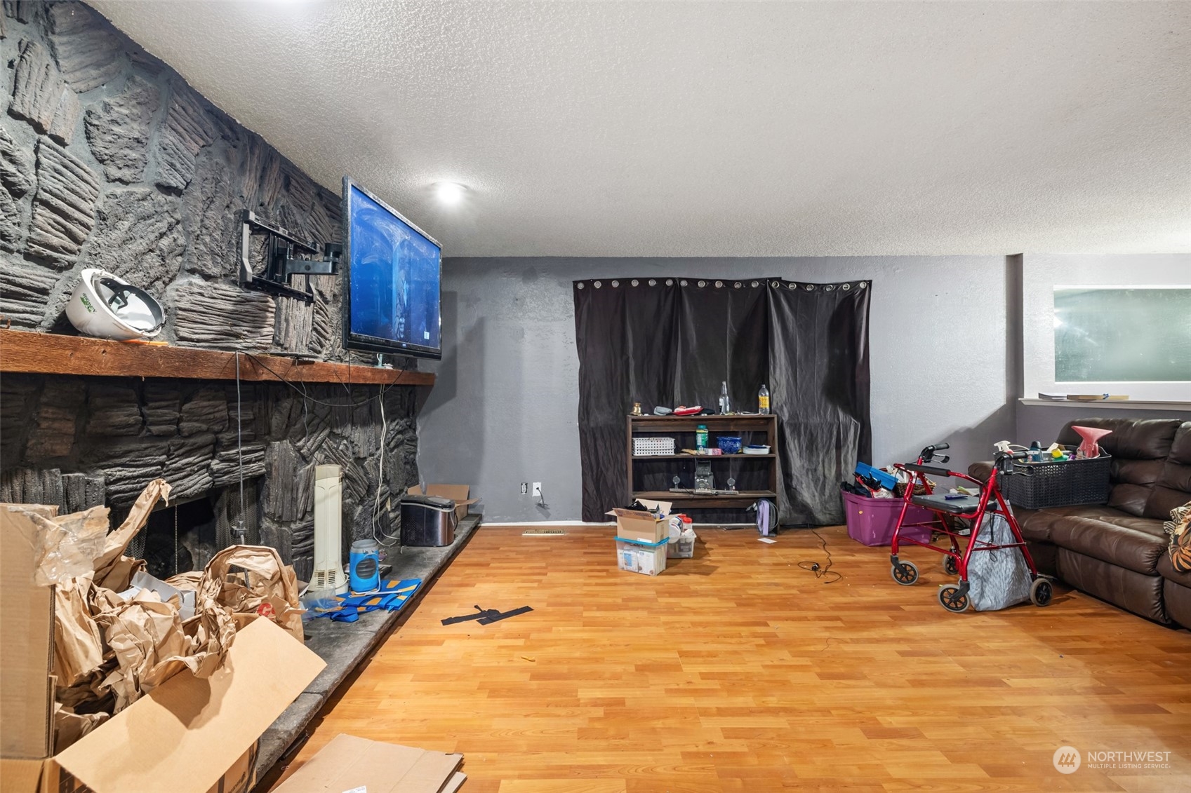 207105 East Finley Road Kennewick, WA 99337 - Photo 4 of 15 a view of a room with gym equipment