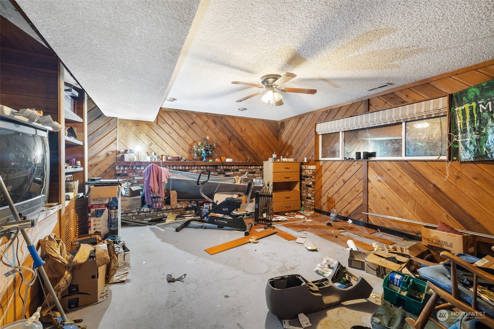 207105 East Finley Road Kennewick, WA 99337 - Photo 10 of 15 a view of a room with gym equipment