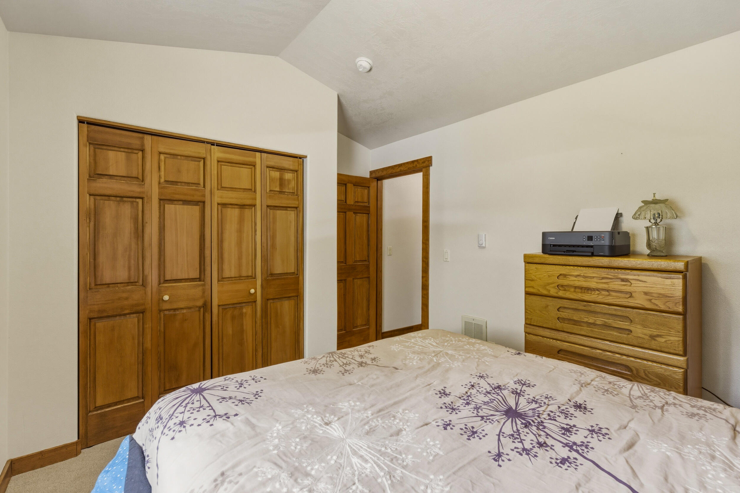 145343 Birchwood Road La Pine, OR 97739 - Photo 32 of 59 Bedroom 3