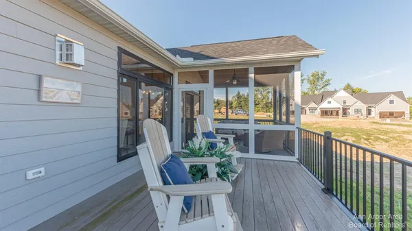 $697,702 | 1321 Gallery Pointe Drive, Saline, MI 48176