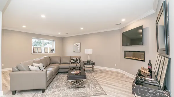 $697,702 | 1321 Gallery Pointe Drive, Saline, MI 48176