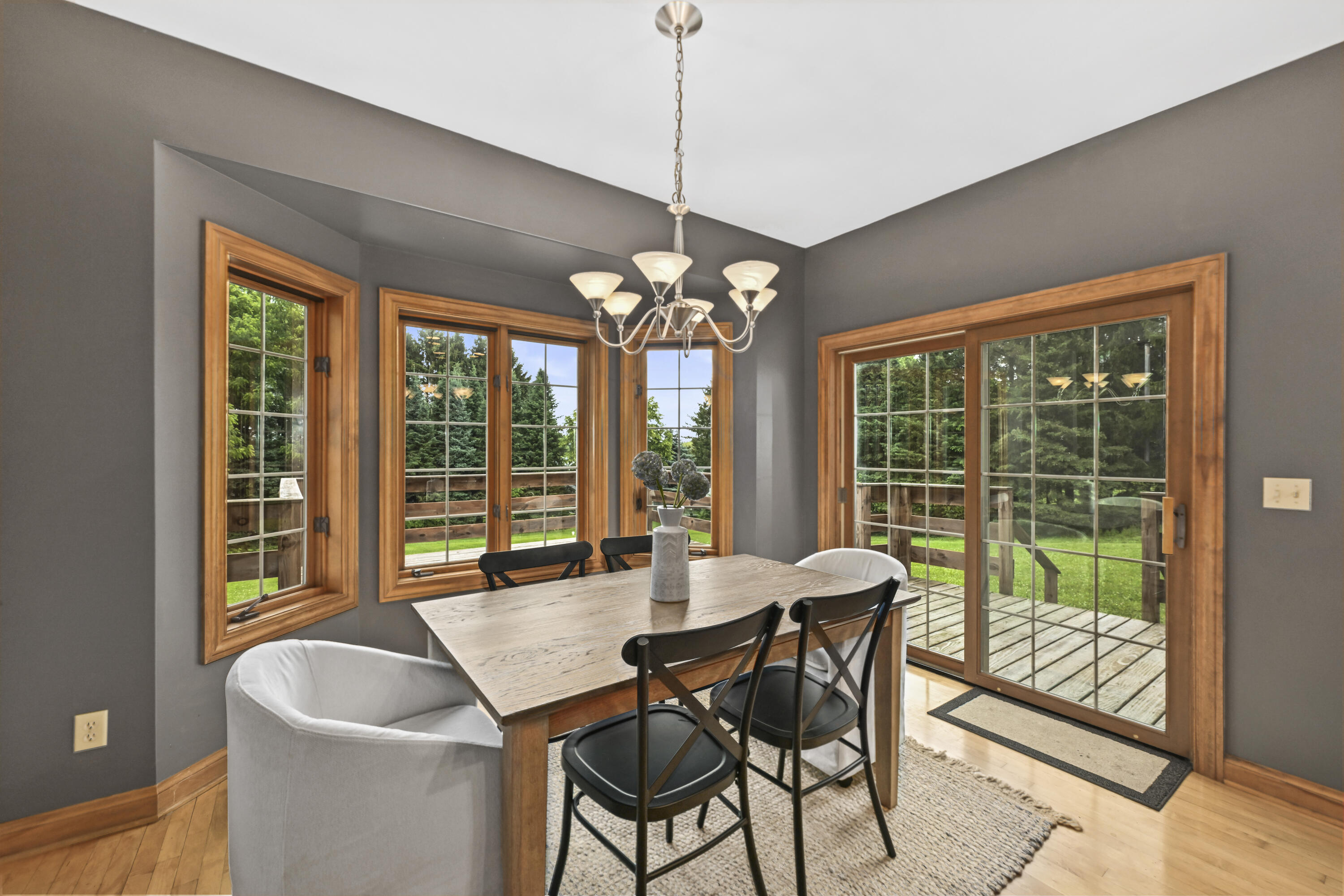 N56W27072 Lisbon Road Lisbon, WI 53089 - Photo 10 of 49 Breakfast nook