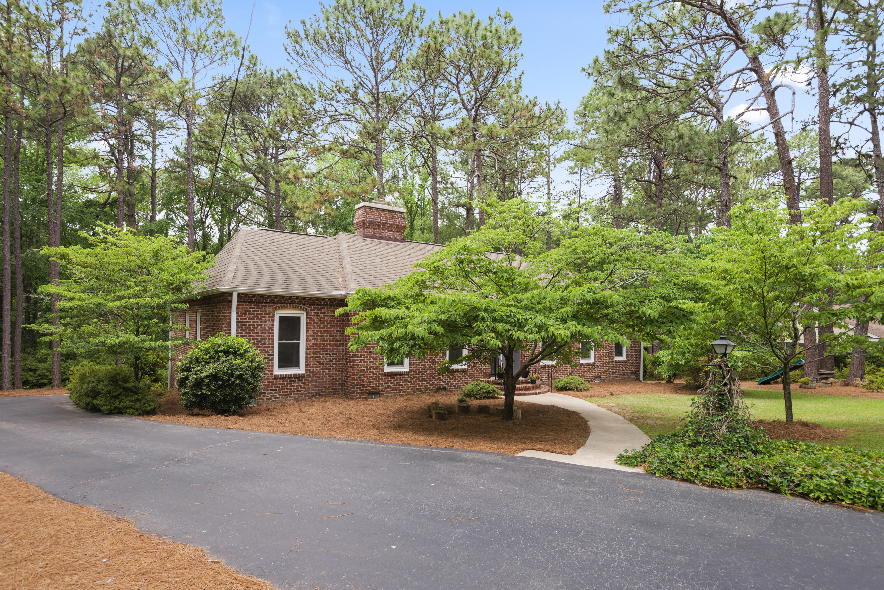 1040 Inverness Road Southern Pines, NC 28387 - Photo 2 of 29 02