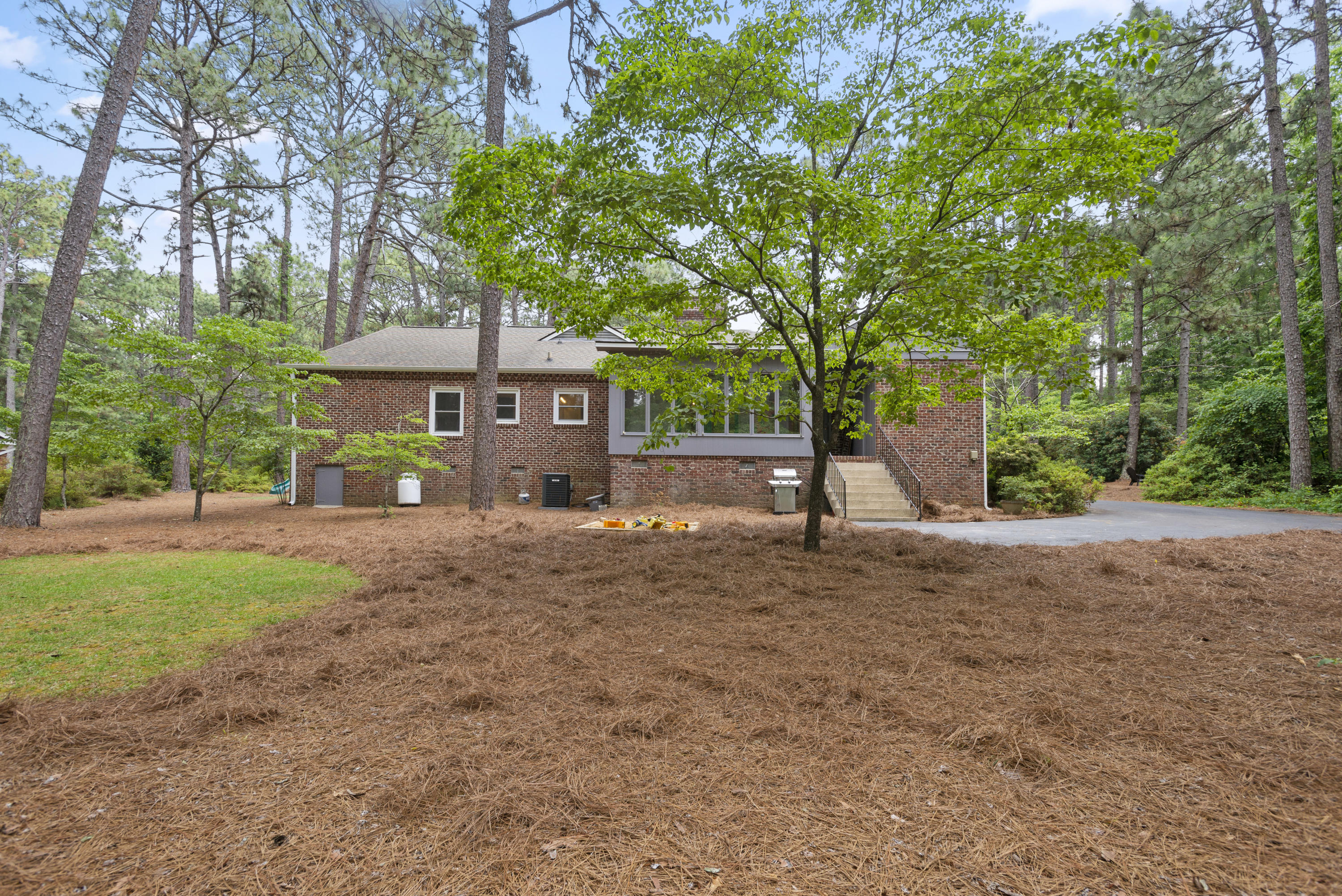 1040 Inverness Road Southern Pines, NC 28387 - Photo 25 of 29 05