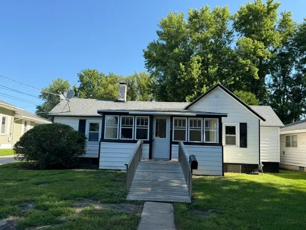 $84,000 | 204 3rd Street, Mendota, IL 61342