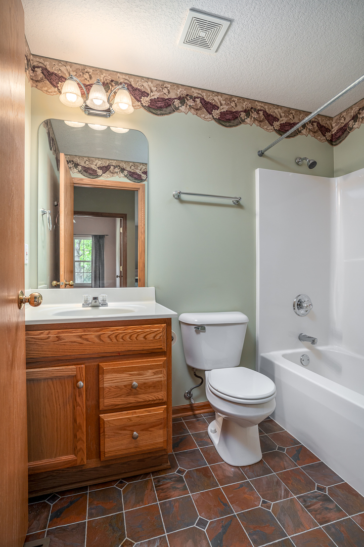 3147 4th Street, Unit 160 Moline, IL 61265 - Photo 9 of 16
