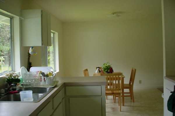 11-3771 4th Street Volcano, HI 96785 - Photo 5 of 7 a room with a table and chairs in it