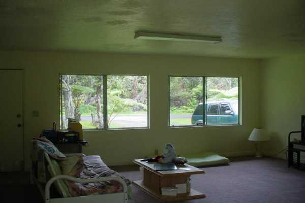 11-3771 4th Street Volcano, HI 96785 - Photo 6 of 7 a living room with furniture and a window