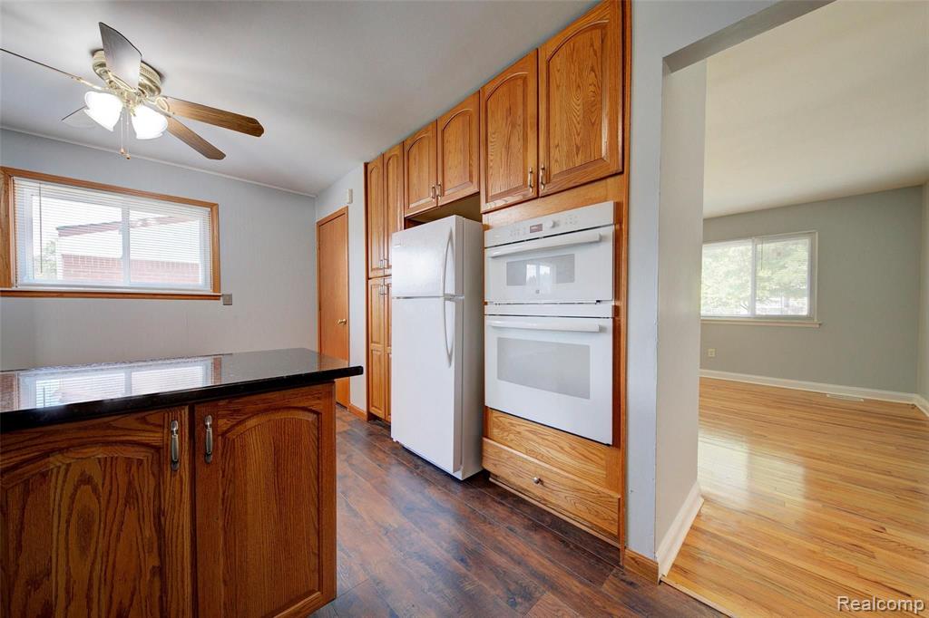 6480 Dillon Road Garden City, MI 48135 - Photo 10 of 45