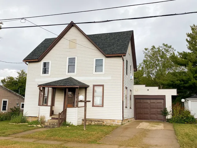 $182,000 | 904 Dodgeville Street, Highland, WI 53543