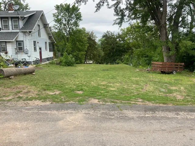 $39,900 | 492 Curtice Street East, St. Paul, MN 55107