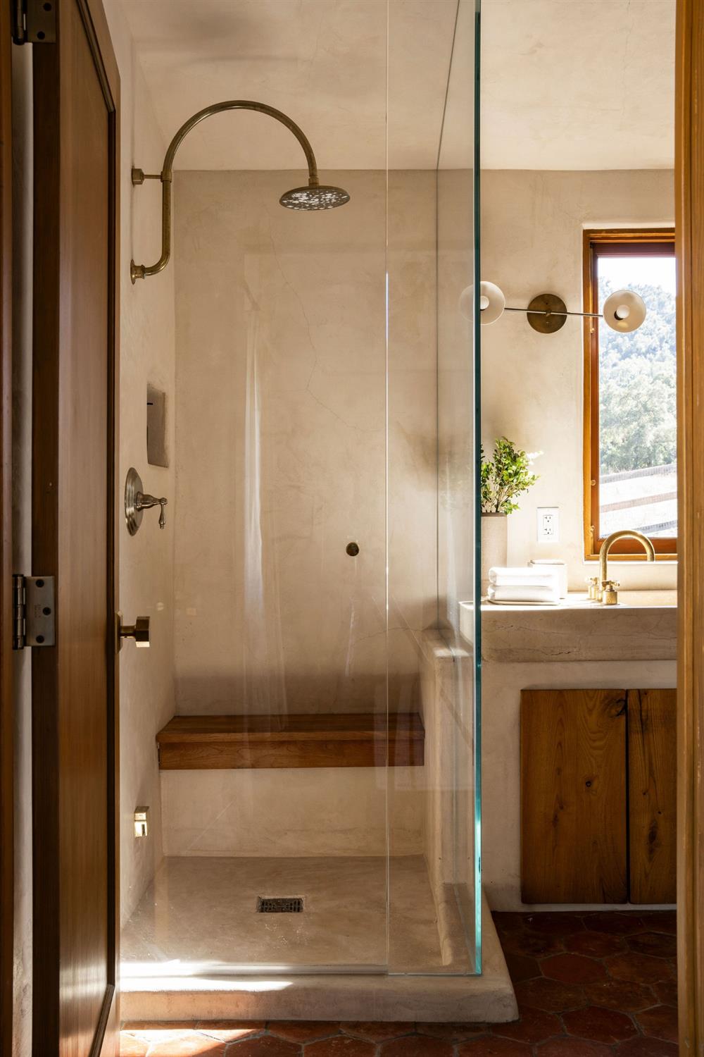 12980 Ojai Road Santa Paula, CA 93060 - Photo 23 of 38 a bathroom with a shower