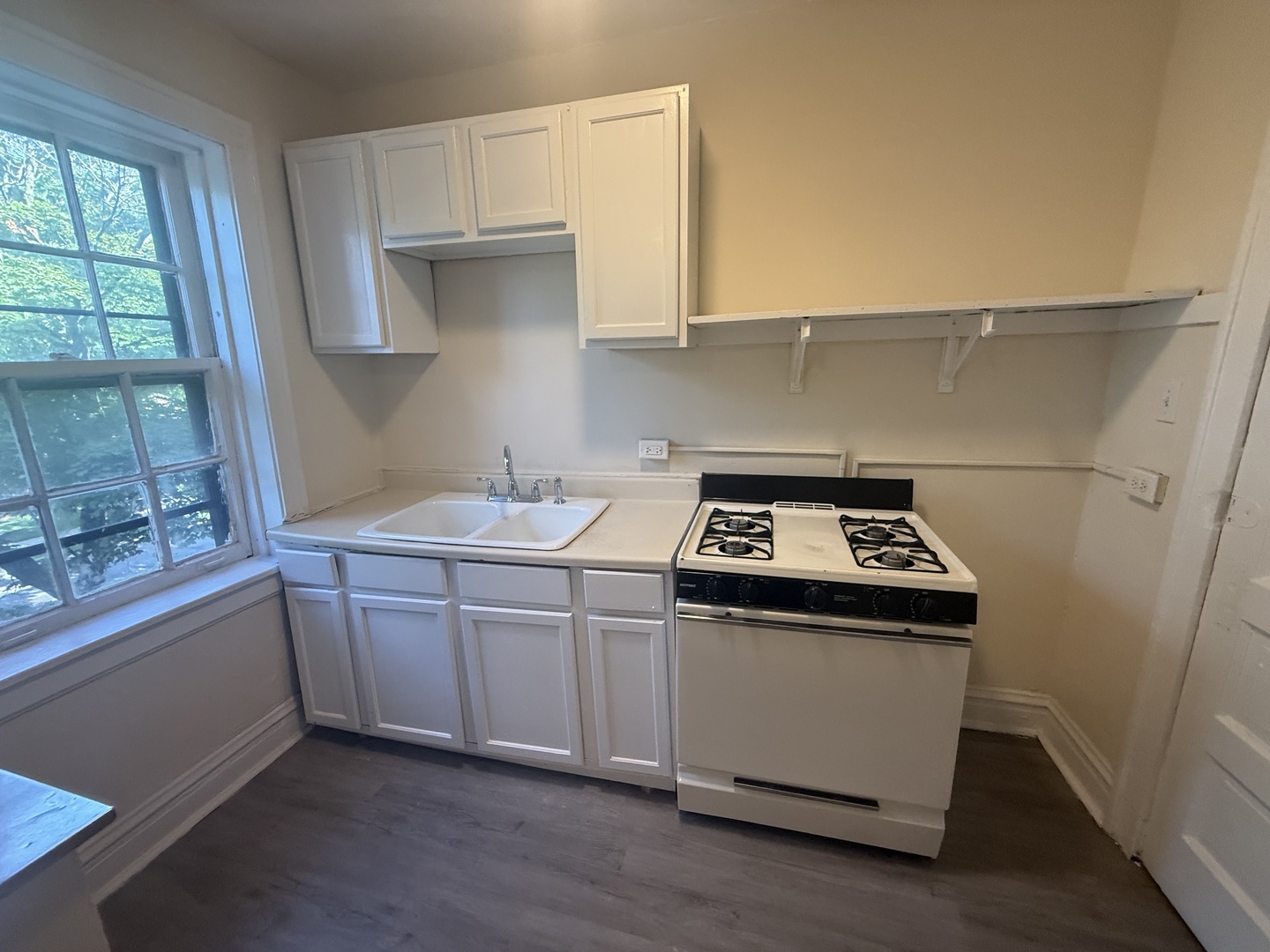6348 13th Street, Unit A08 Berwyn, IL 60402 - Photo 5 of 7