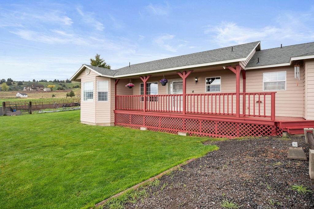 1840 Old Fort Road Klamath Falls, OR 97601 - Photo 29 of 49 DSC_9217