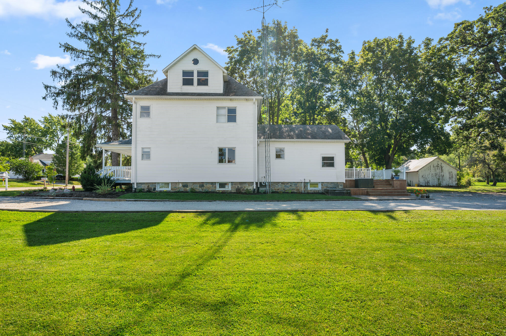 8018 200th Avenue Bristol, WI 53104 - Photo 9 of 35 9) 63560-68daada1c2b6d