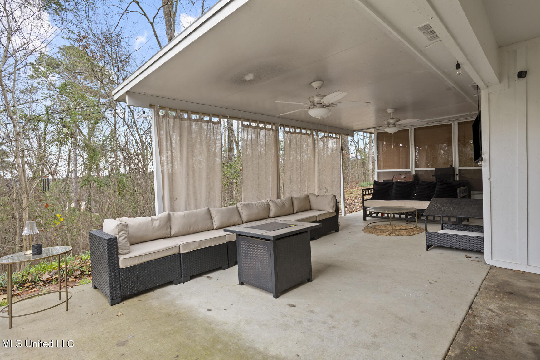 218 West Virginia Drive Clinton, MS 39056 - Photo 5 of 30 218 W Virginia Dr-21