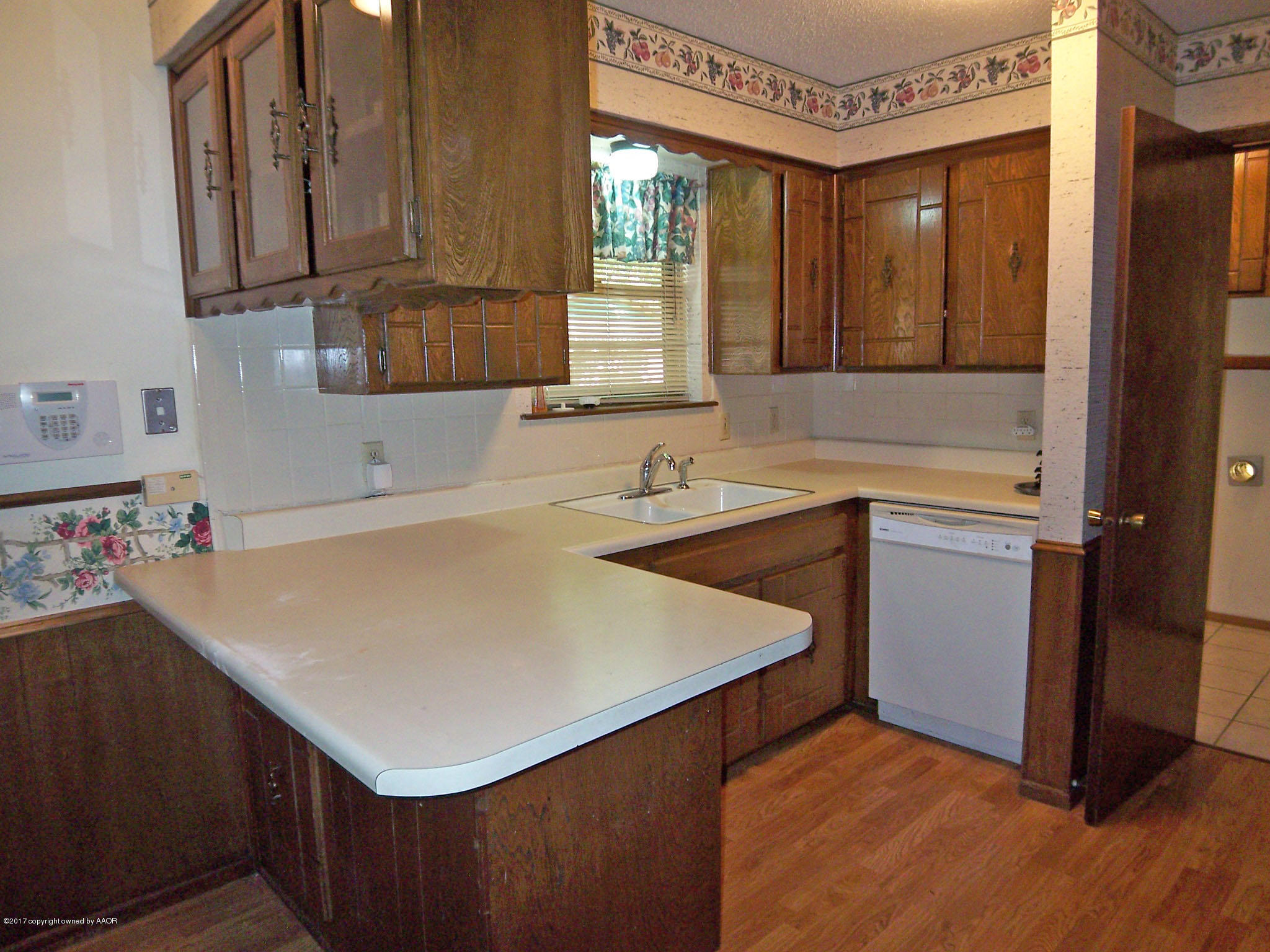 4212 Kingston Road Amarillo, TX 79109 - Photo 7 of 23 Kitchen 1