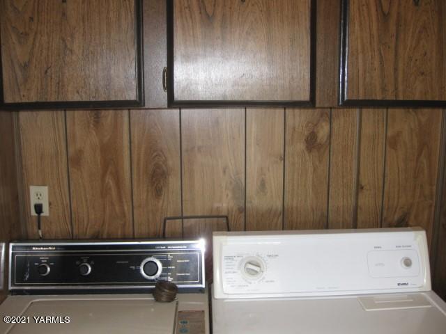 325 South 5th Street, Unit 38 Sunnyside, WA 98944 - Photo 10 of 10 a view of closet