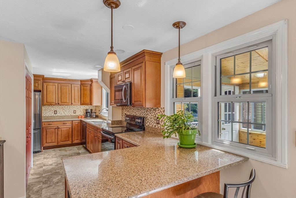3 Russell Road Acton, MA 01720 - Photo 8 of 33 Gallery Image 8