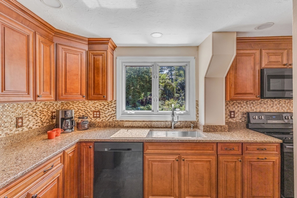 3 Russell Road Acton, MA 01720 - Photo 10 of 33 Gallery Image 10