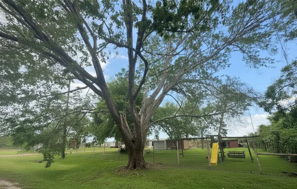 $110,000 | 8925 Spruce Street, Hitchcock, TX 77563