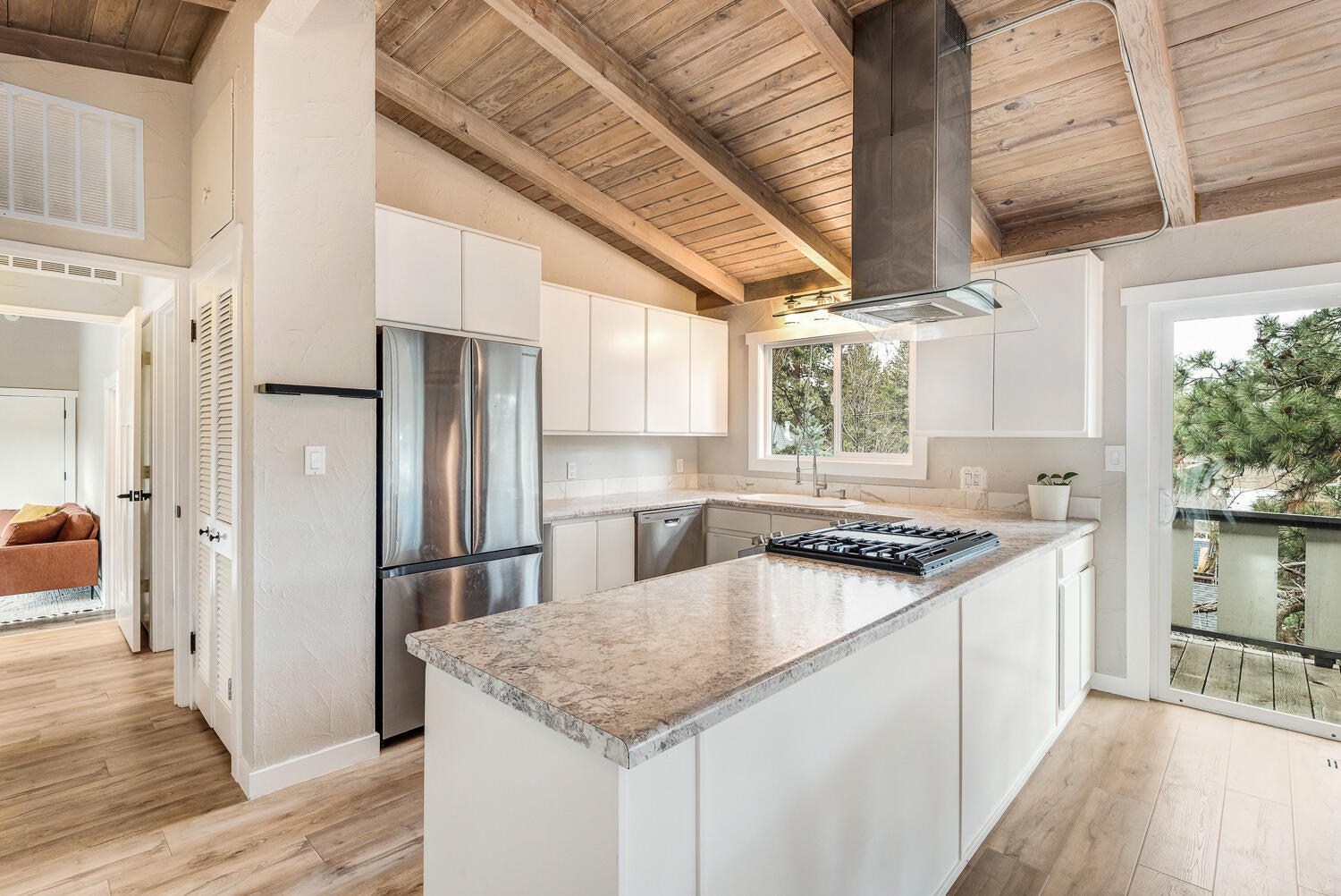 1363 Northeast Bear Creek Road Bend, OR 97702 - Photo 8 of 25 Kitchen