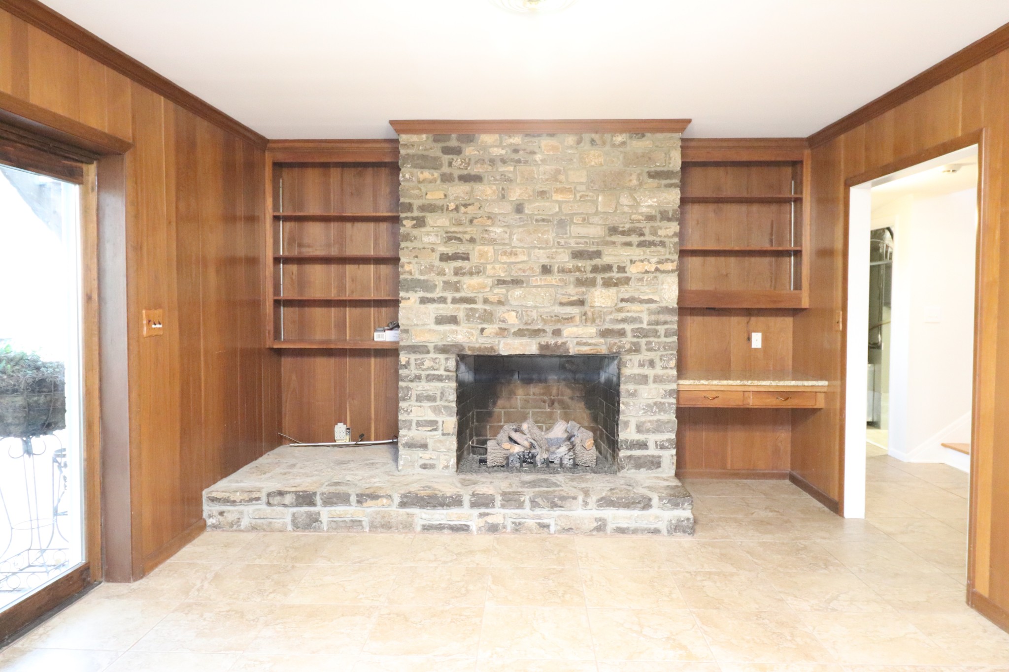 545 Puryears Bend Road Hartsville, TN 37074 - Photo 31 of 50 a view of a fireplace in a room