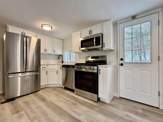 $299,900 | 201 Parade Road, Meredith, NH 03253