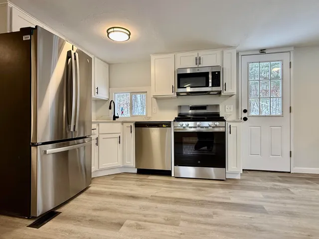 $299,900 | 201 Parade Road, Meredith, NH 03253