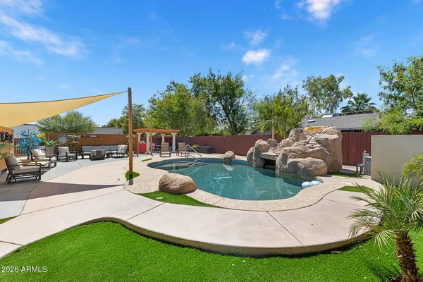 $885,000 | 2348 North 28th Place, Phoenix, AZ 85008