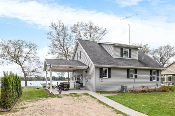 $995,000 | N8067 Tuttle Lake Road, Neshkoro, WI 54960