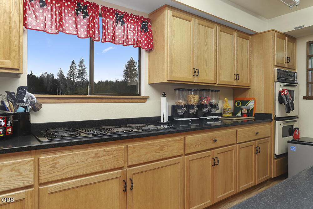 910 Reeves Creek Road Selma, OR 97538 - Photo 17 of 73