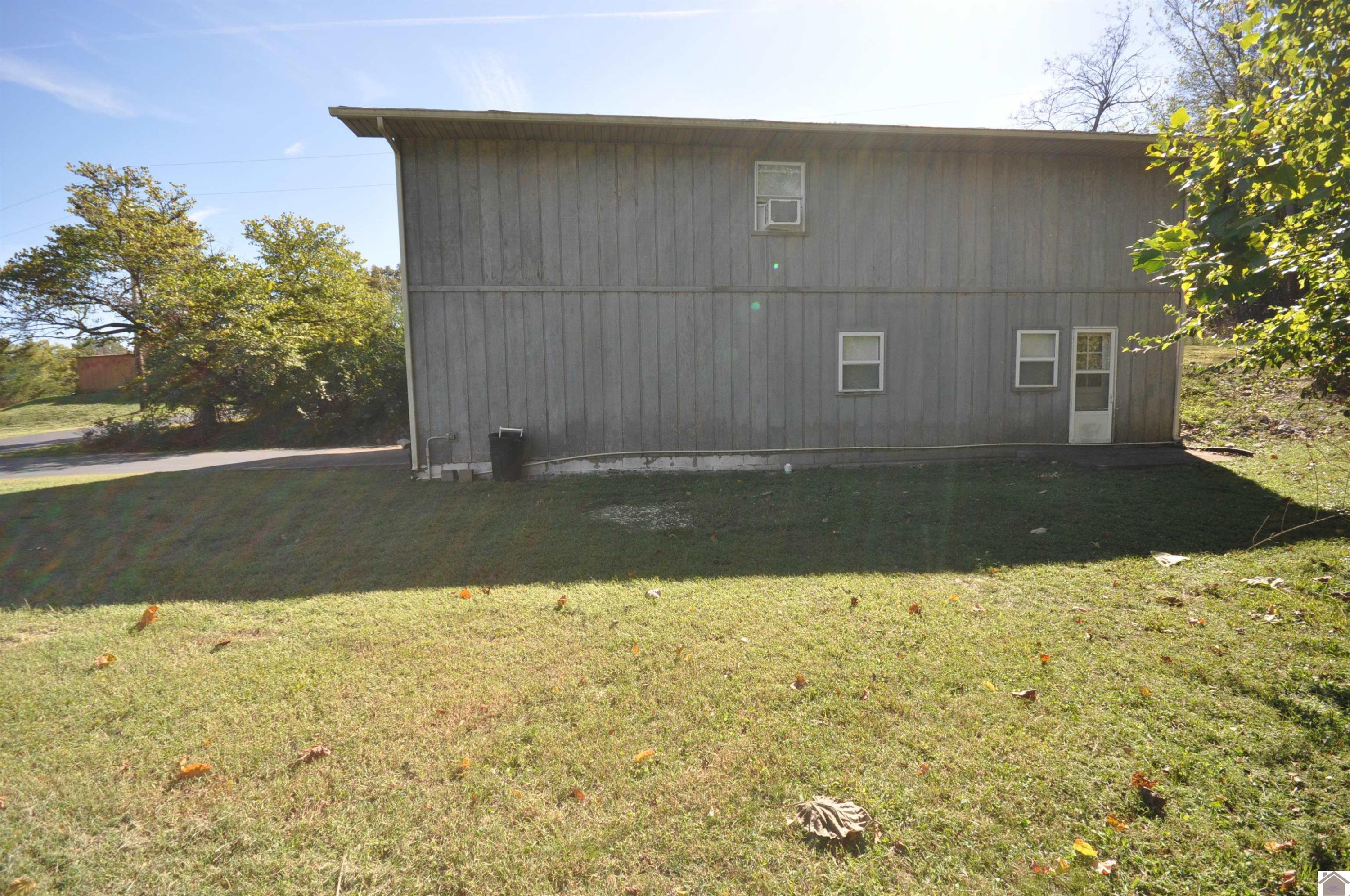 628 East Jennings Road Grand Rivers, KY 42045 - Photo 4 of 25 Photo 4