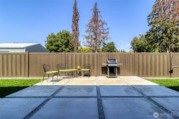 a view of sitting area with furniture in patio