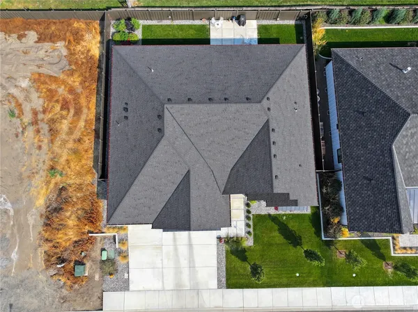 view of a house with a yard