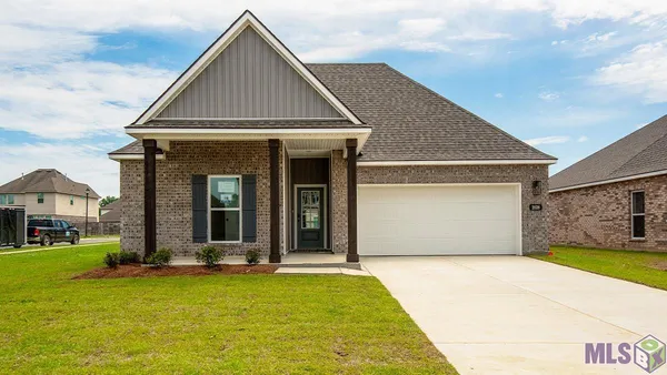 $282,900 | 2028 Clark Avenue, Zachary, LA 70791