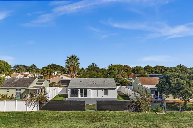 $4,000 | 8316 Huntsman Place, Boca Raton, FL 33433