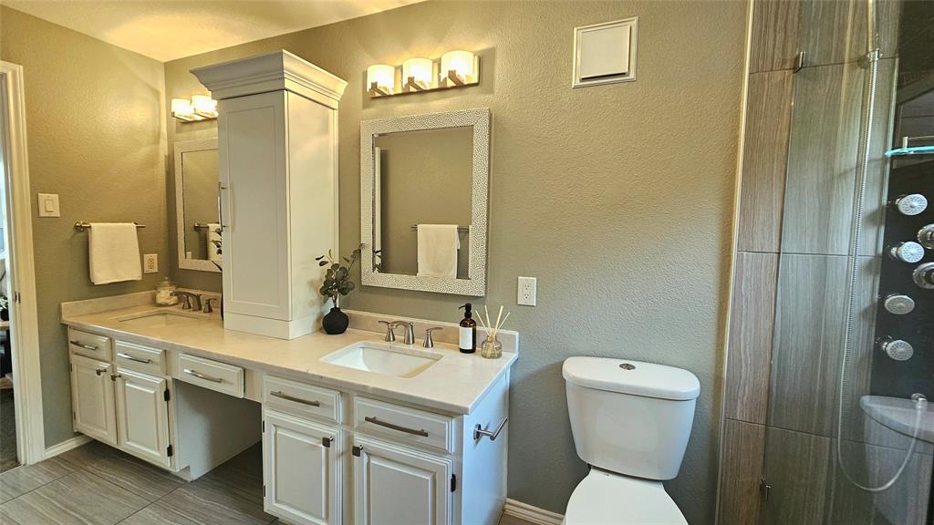 5859 Frankford Road, Unit 603 Dallas, TX 75252 - Photo 14 of 20 Updated upstairs full bath with access from Master and hallway