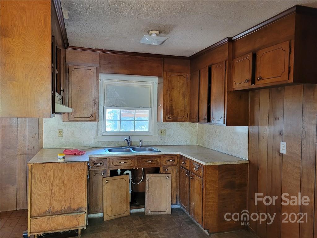 3217 Greenbriar Road Concord, NC 28025 - Photo 3 of 27 Gallery Image 3