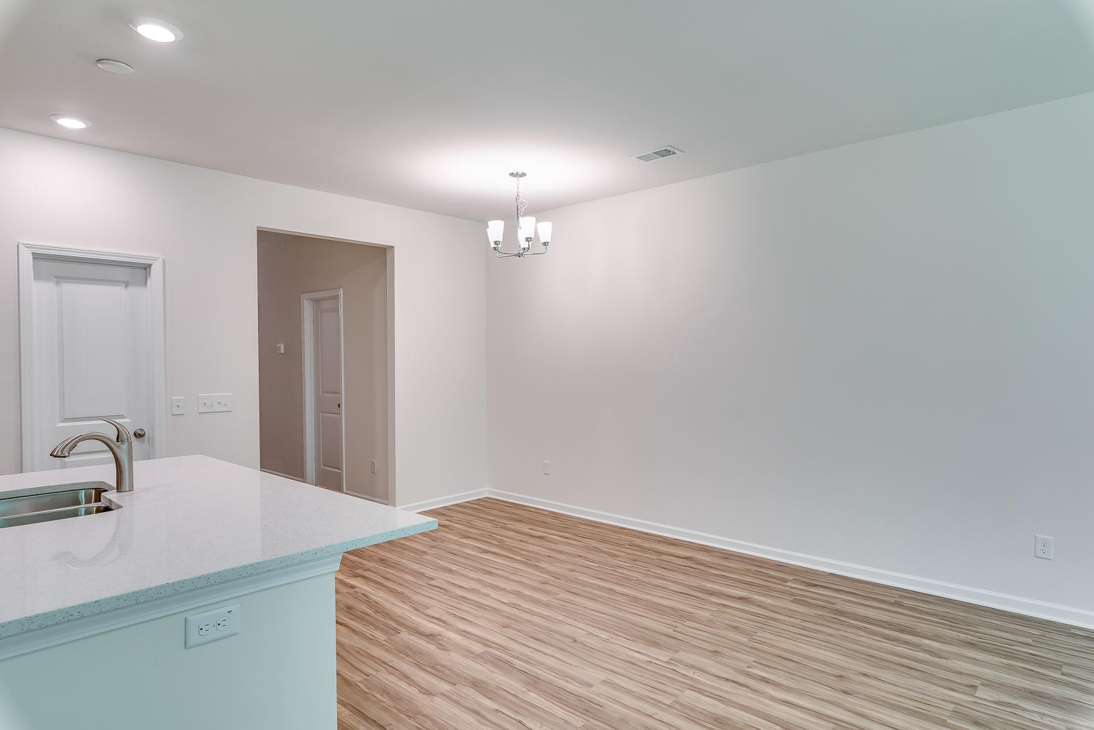 104 Alpine Road Summerville, SC 29485 - Photo 7 of 27 106alpine-13_48357927287_o