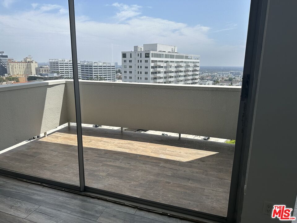 7250 Franklin Avenue, Unit 702 Los Angeles, CA 90046 - Photo 21 of 39