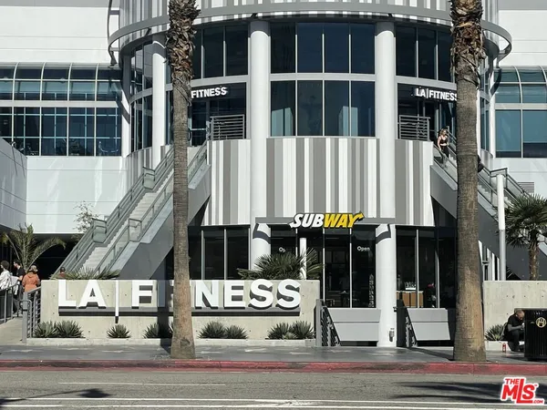 $5,250 | 7250 Franklin Avenue, Unit 702, Los Angeles, CA 90046