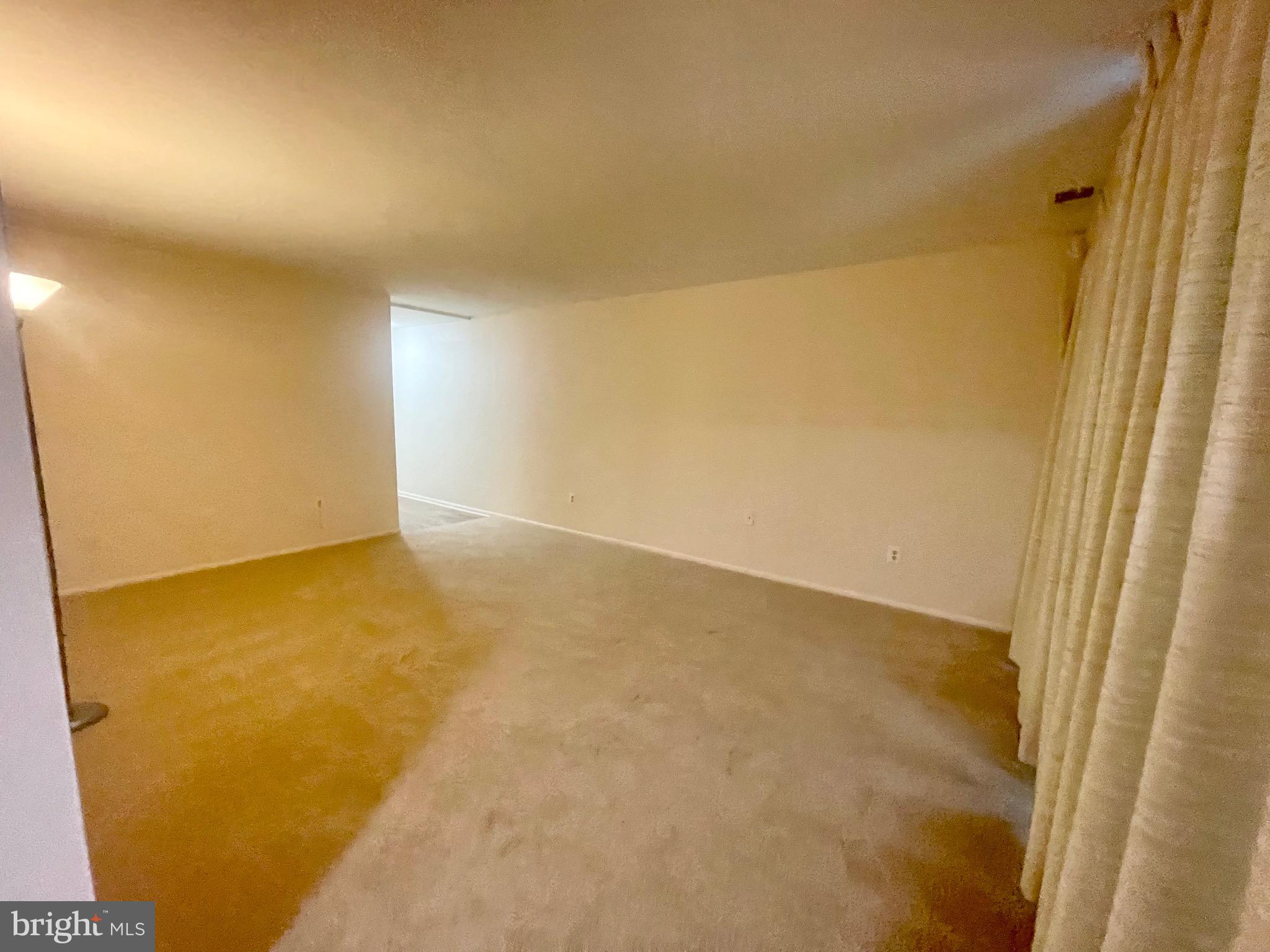 8493 Greenbelt Road, Unit T2 Greenbelt, MD 20770 - Photo 5 of 11 Living room view