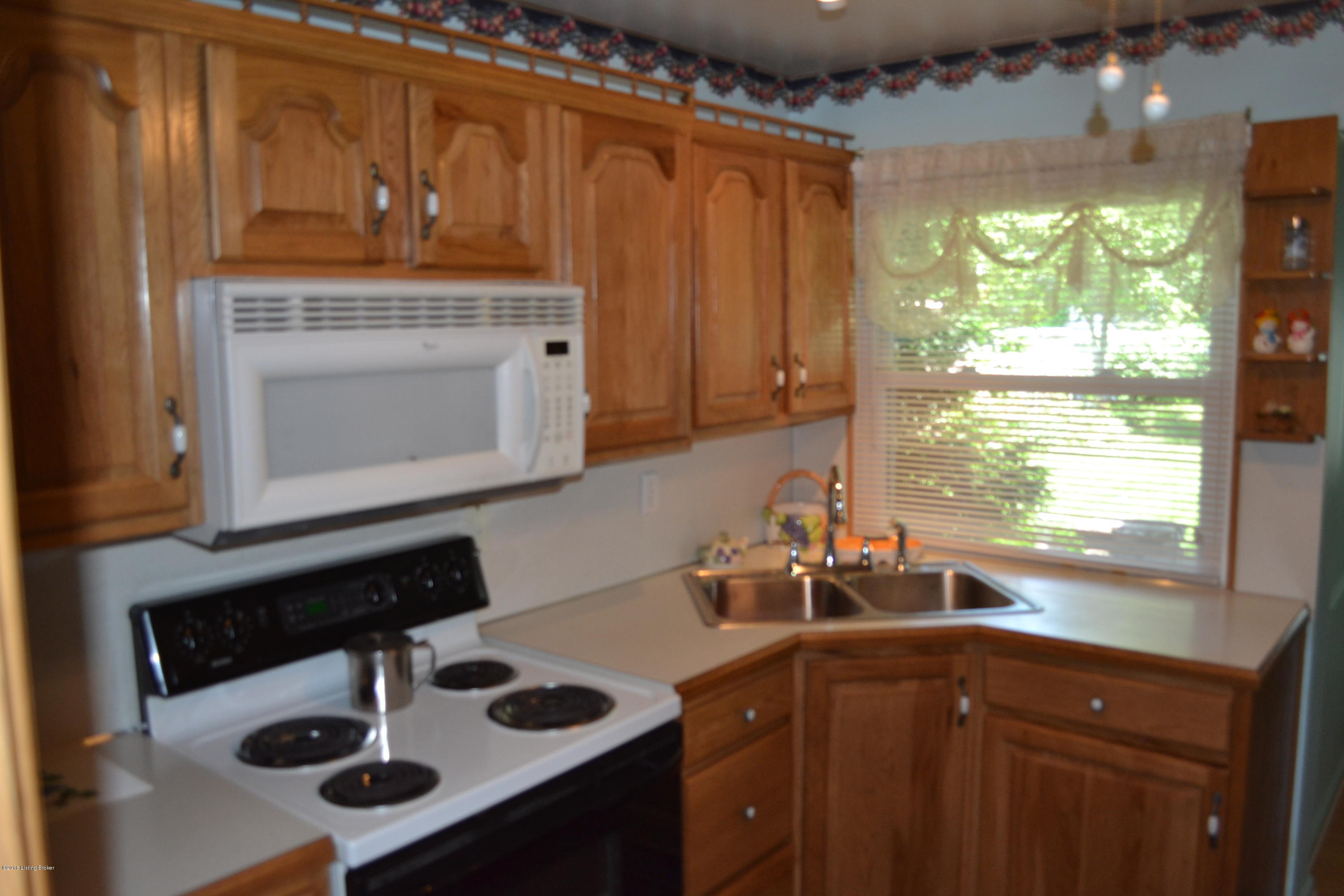 8507 Eula Road Louisville, KY 40219 - Photo 9 of 28 Eat-In Kitchen